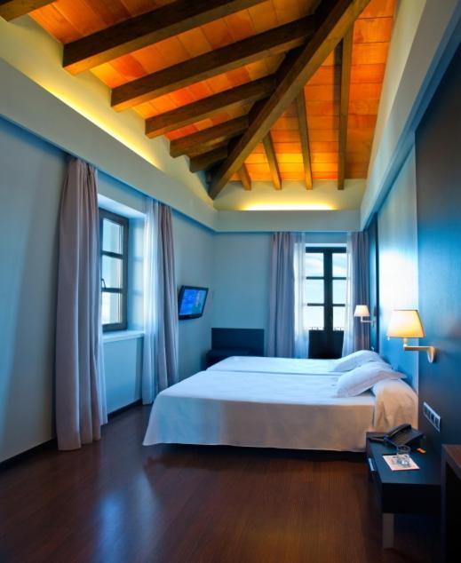 Standard Double Room,8548454:JPEG